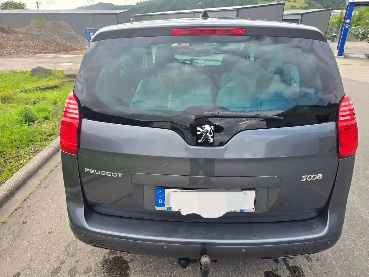 Gebraucht Peugeot 5008 Premium 163 PS (119 kW) 2011 Grau Van / Kleinbus