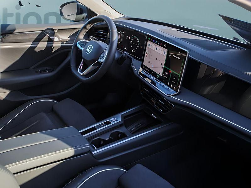 Gebraucht VW Passat 150 PS (110 kW) 2025 Grau Kombi