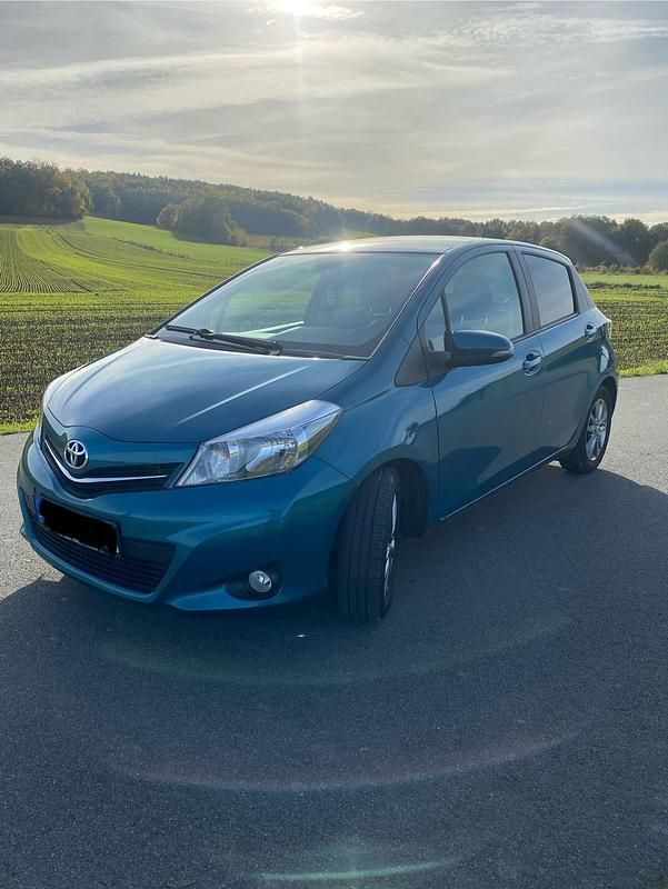 Blau Gebraucht 2014 Toyota Yaris Kleinwagen | 7.200 € (Fairer Preis) - Bild 1/4