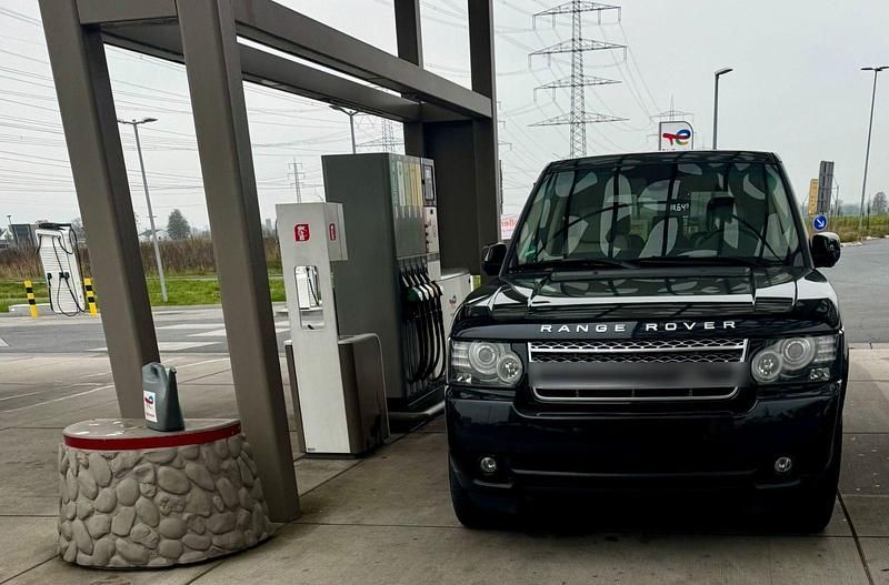 Schwarz Gebraucht 2011 Land Rover Range Rover Vogue SUV | 11.000 € (Superpreis) - Bild 1/4