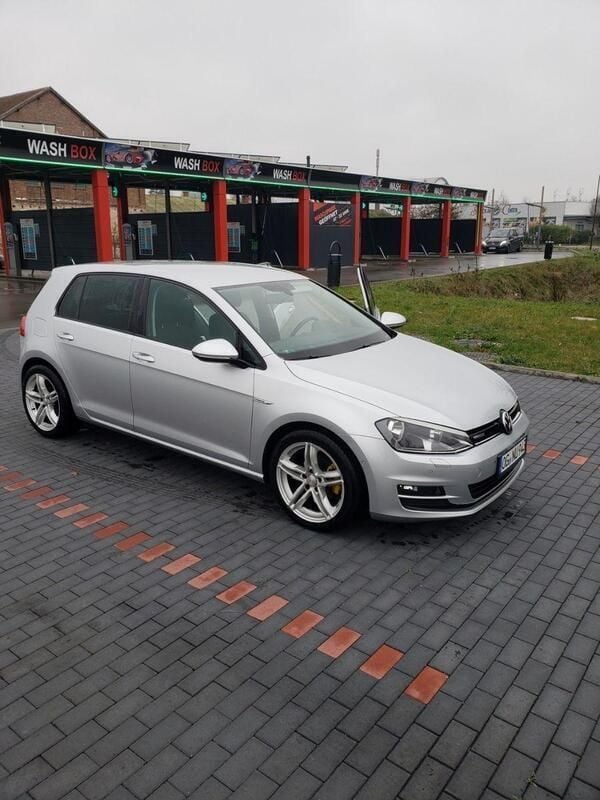 Silber Gebraucht 2013 VW Golf VII Comfortline Kombi | 7.300 € (Etwas zu teuer) - Bild 1/4