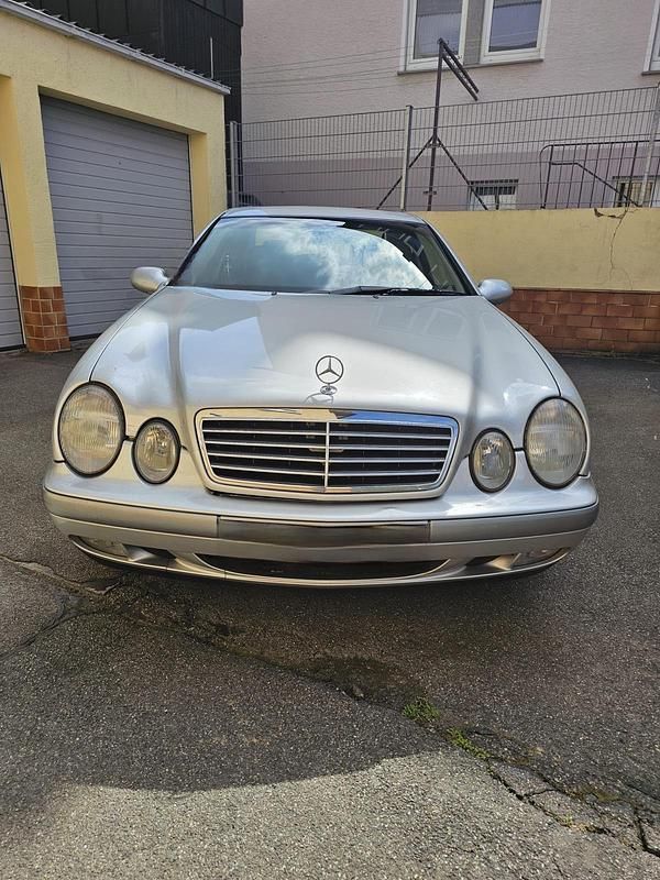 Silber Gebraucht 1998 Mercedes CLK230 Coupé | 4.000 € (Fairer Preis) - Bild 1/4