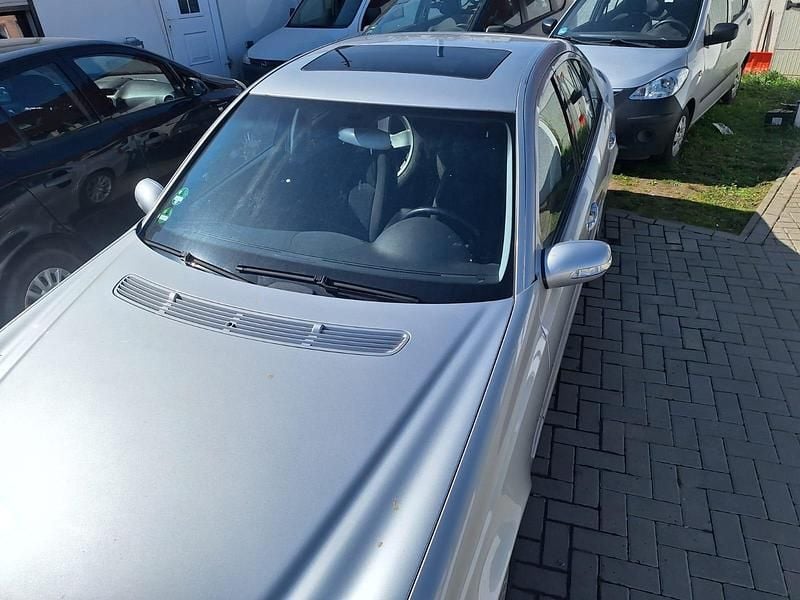 Gebraucht Mercedes E220 150 PS (110 kW) 2004 Silber Limousine