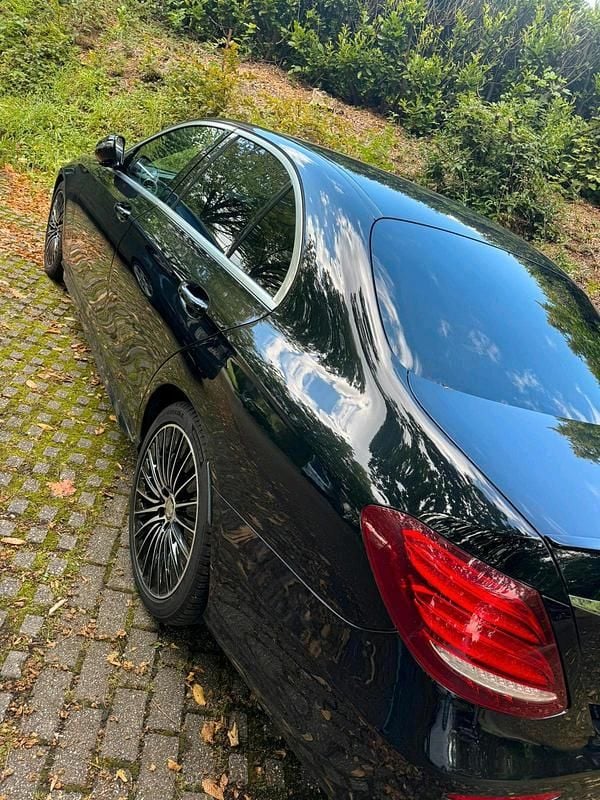 Gebraucht 2020 Mercedes E350 AMG Limousine | 30.999 € (Superpreis) - Bild 1/4
