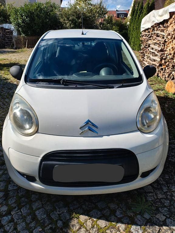 Weiß Gebraucht 2011 Citroën C1 Advance Kleinwagen | 2.450 € (Fairer Preis) - Bild 1/4