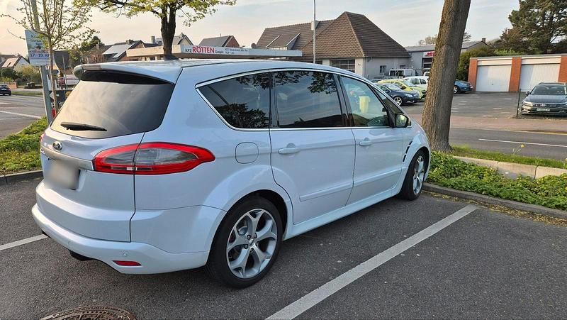 Gebraucht Ford S-MAX S 163 PS (119 kW) 2011 Weiß Van / Kleinbus