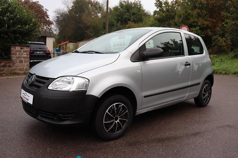 Gebraucht VW Fox Basis 54 PS (39 kW) 2008 Silber Kleinwagen