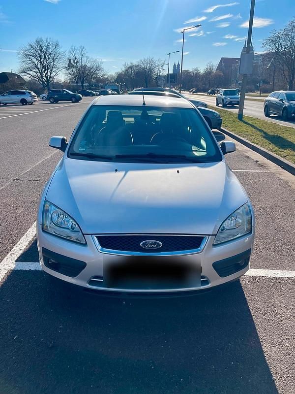 Gebraucht Ford Focus 115 PS (84 kW) 2005 Silber Limousine