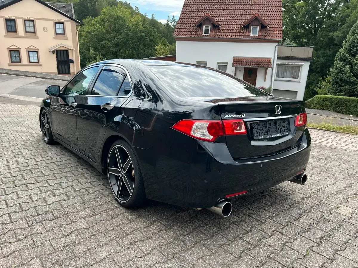 Gebraucht Honda Accord Elegance 156 PS (114 kW) 2011 Schwarz Limousine
