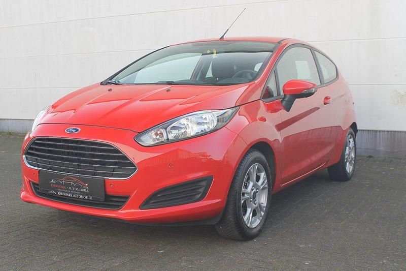 Gebraucht Ford Fiesta SYNC Edition 80 PS (58 kW) 2014 Rot Kleinwagen