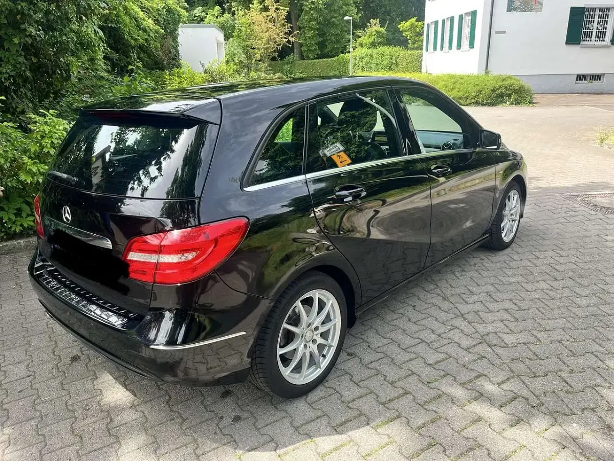 Gebraucht Mercedes B180 109 PS (80 kW) 2012 Van / Kleinbus