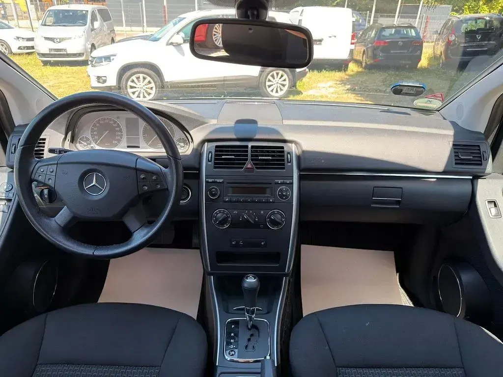 Gebraucht Mercedes B160 95 PS (69 kW) 2011 Blau Kleinwagen