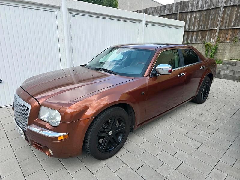 Braun Gebraucht 2007 Chrysler 300C Limousine | 4.500 € (Fairer Preis) - Bild 1/4