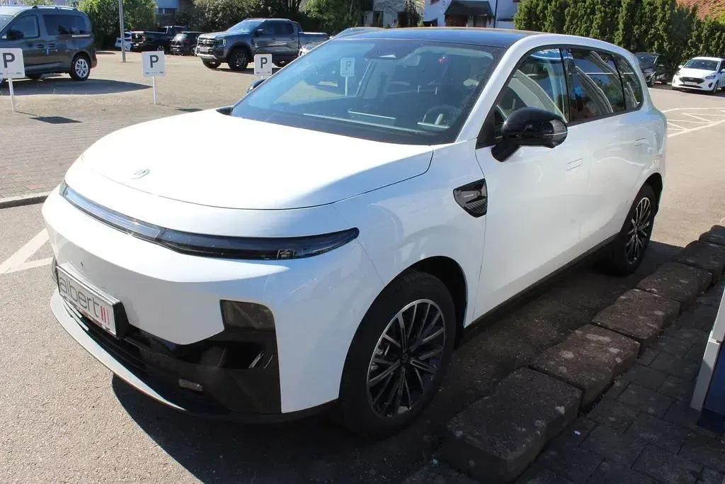 Neu Leapmotor B10 160 kW (218 PS) 2026 Weiß SUV