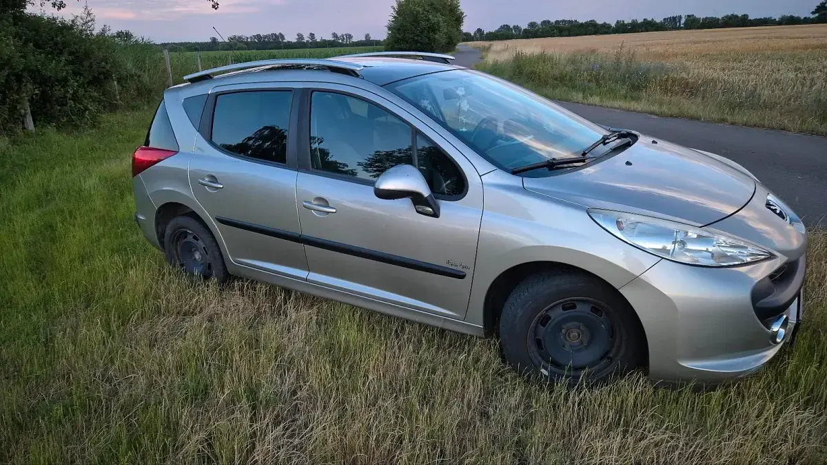 Gebraucht Peugeot 207 95 PS (69 kW) 2009 Silber Kombi