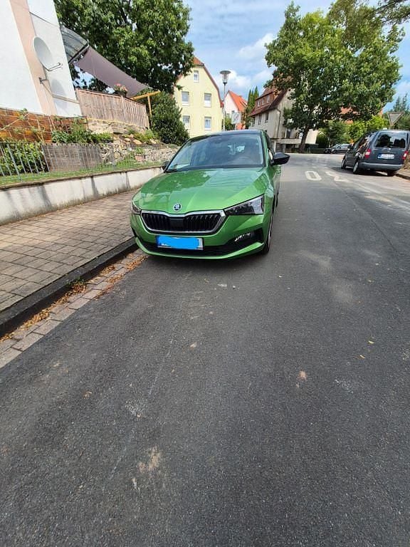 Grün Gebraucht 2019 Skoda Scala Style Kleinwagen | 16.600 € (Guter Preis) - Bild 1/4