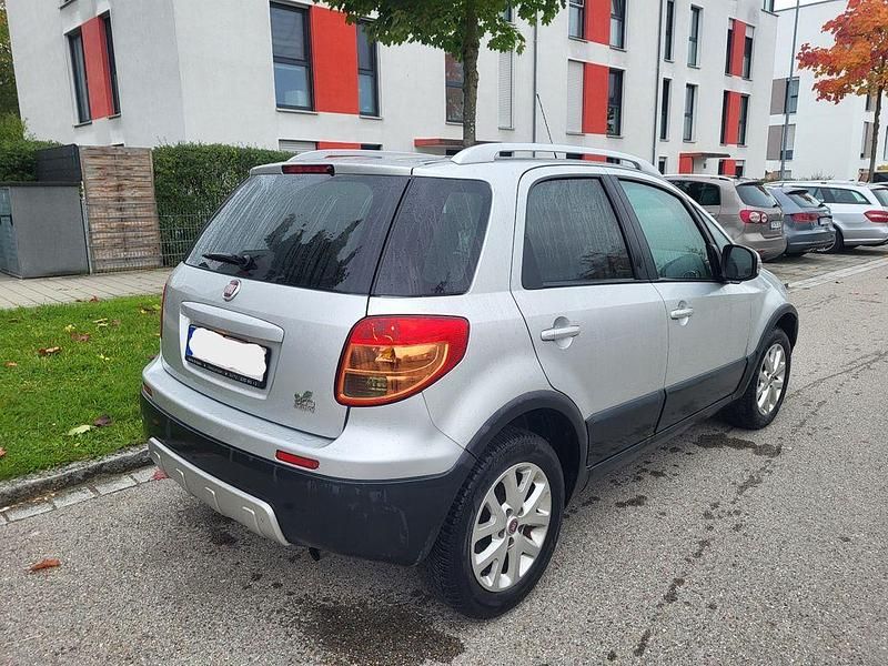 Gebraucht Fiat Sedici Easy 135 PS (99 kW) 2013 Grau SUV