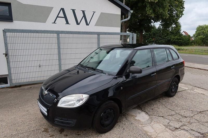 Schwarz Gebraucht 2010 Skoda Fabia Kombi | 1.370 € (Superpreis) - Bild 1/4