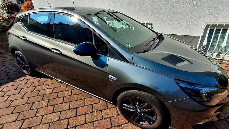 Gebraucht Opel Astra Edition 110 PS (80 kW) 2020 Grau Limousine