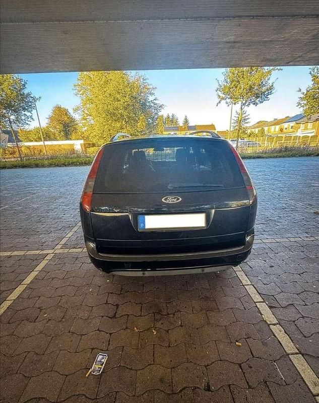 Gebraucht Ford Focus 101 PS (74 kW) 2010 Kombi