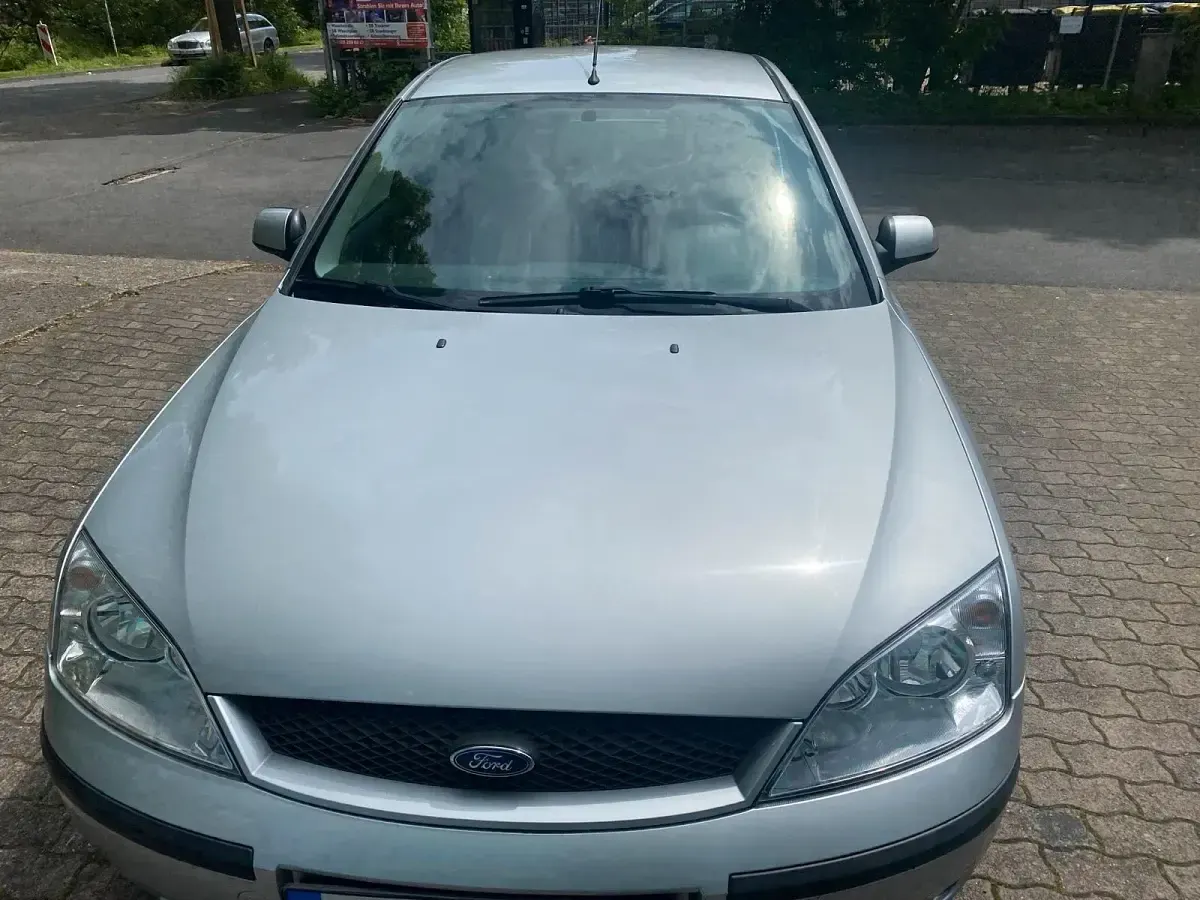 Gebraucht Ford Mondeo 147 PS (108 kW) 2001 Grau Limousine