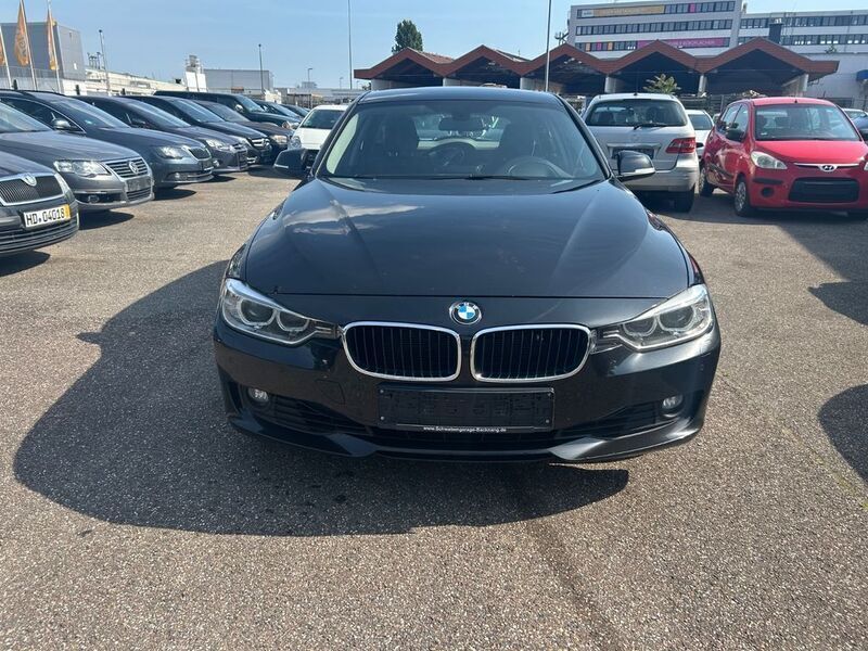 Schwarz Gebraucht 2013 BMW 325 Sport Line Kombi | 8.500 € (Guter Preis) - Bild 1/4