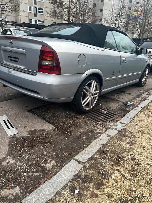 Gebraucht Opel Astra Cabriolet 147 PS (108 kW) 2001 Grau Cabrio
