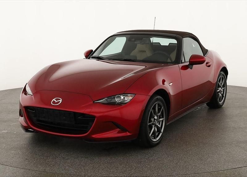 Soul red crystal metallic Gebraucht 2021 Mazda MX5 Selection Cabrio | 25.495 € (Fairer Preis) - Bild 1/4