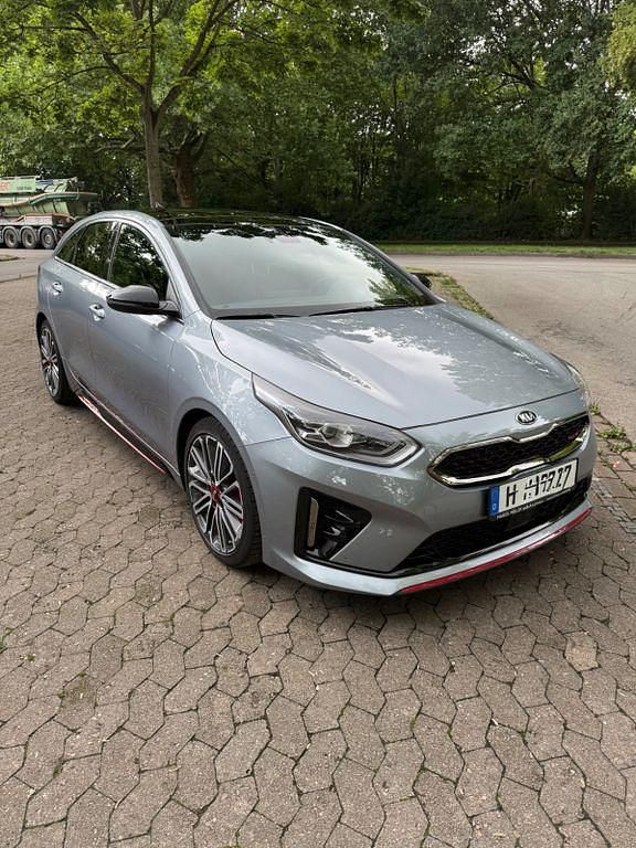 Grau Gebraucht 2021 Kia ProCeed Kleinwagen | 22.000 € (Guter Preis) - Bild 1/4