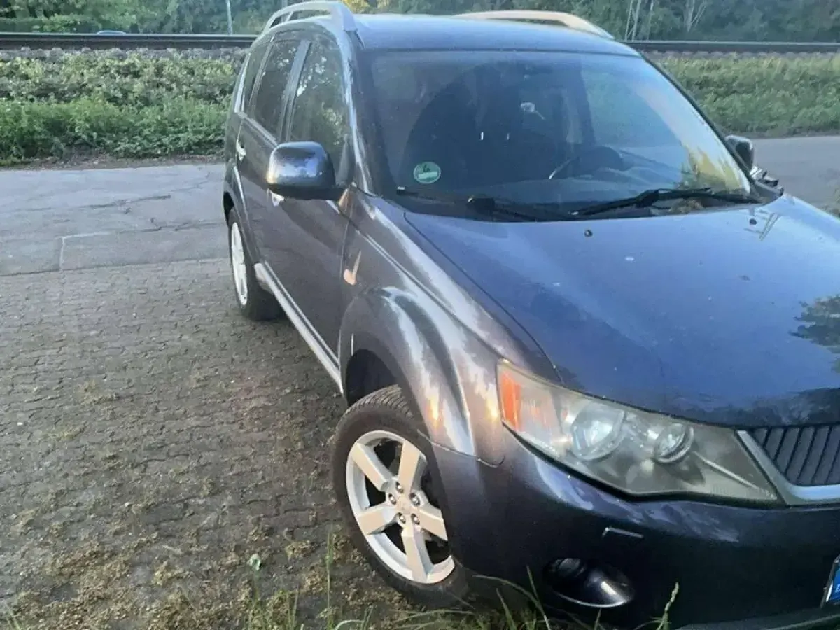 Gebraucht Mitsubishi Outlander Instyle 156 PS (114 kW) 2010 Blau SUV
