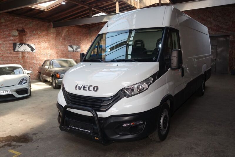 Weiß Gebraucht 2022 Iveco Daily Van / Kleinbus | 23.980 € (Fairer Preis) - Bild 1/4