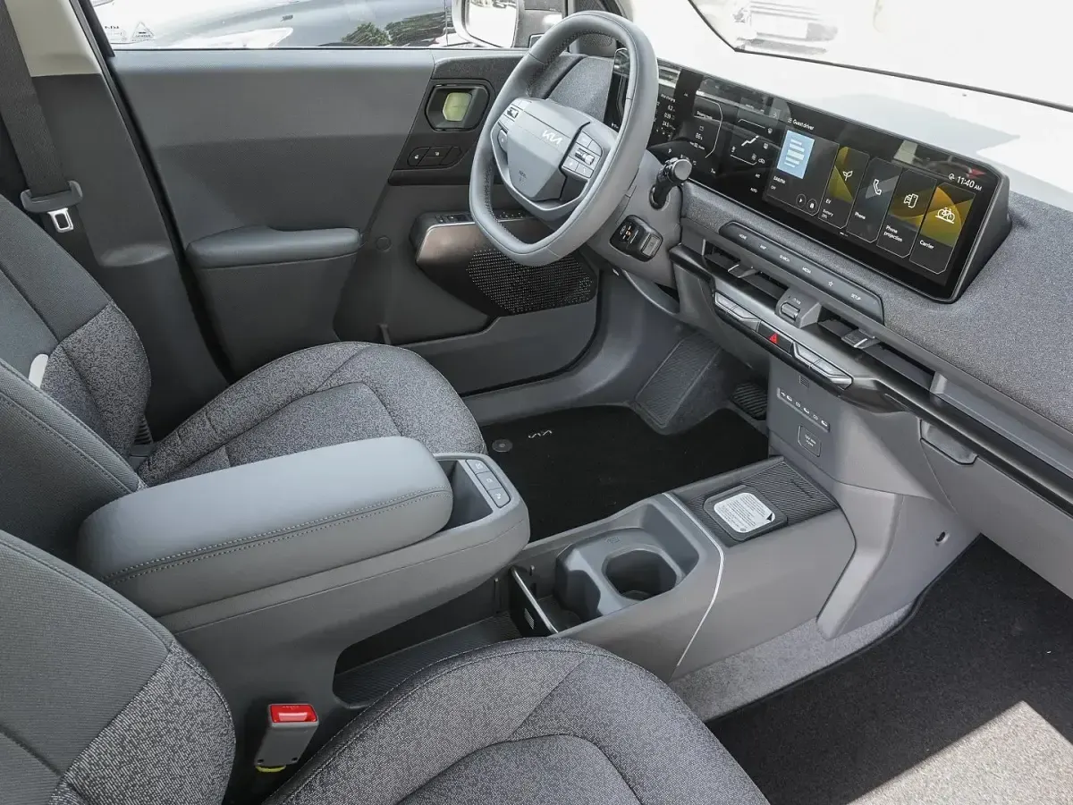 Neu Kia EV2 Earth 106 kW (145 PS) 2026 Schwarz SUV