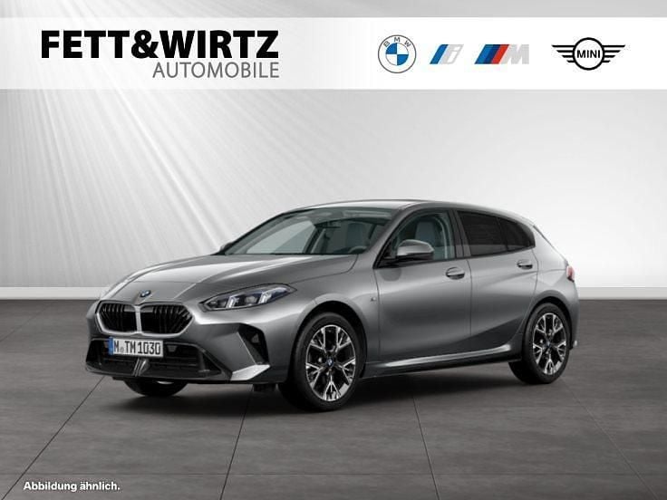 Grau Gebraucht 2024 BMW 120 M Sport Kleinwagen | 31.500 € (Superpreis) - Bild 1/2
