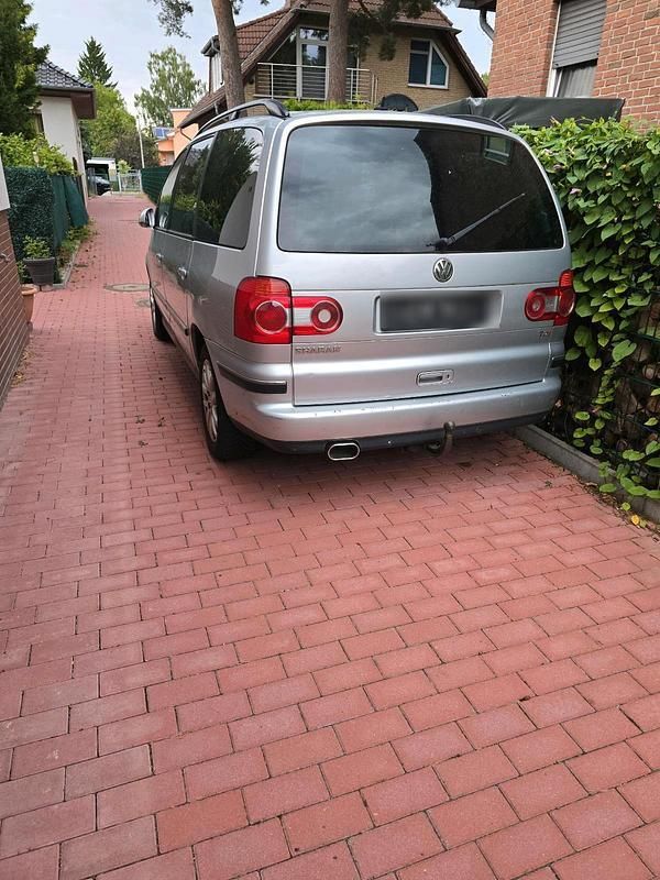 Silber Gebraucht 2005 VW Sharan Van / Kleinbus | 2.950 € (Fairer Preis) - Bild 1/4