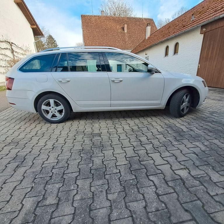 Gebraucht Skoda Octavia Style 150 PS (110 kW) 2017 Weiß Kombi