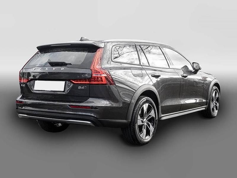 Gebraucht Volvo V60 CC Plus 197 PS (144 kW) 2023 Grau Kombi