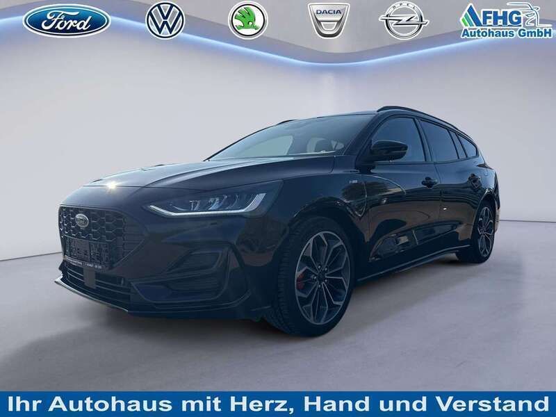 Obsidianschwarz metallic (metallic) Gebraucht 2022 Ford Focus ST-Line Kombi | 24.199 € (Etwas zu teuer) - Bild 1/4