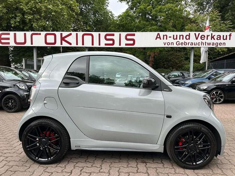 Schwarz (nardograu foliert) Gebraucht 2019 Smart ForTwo Coupé Brabus Kleinwagen | 25.777 € - Bild 1/4