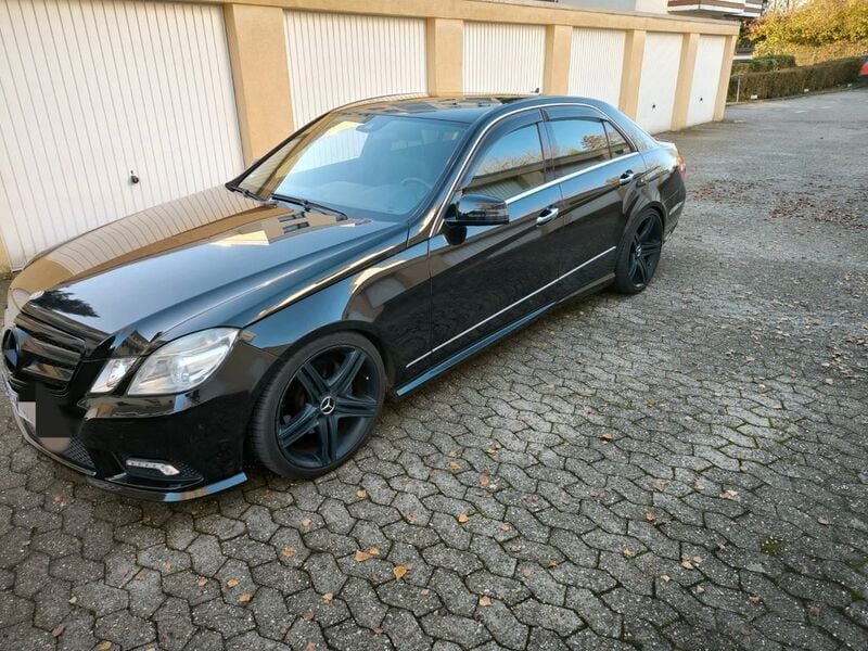Gebraucht Mercedes E350 Avantgarde 292 PS (214 kW) 2009 Schwarz Limousine