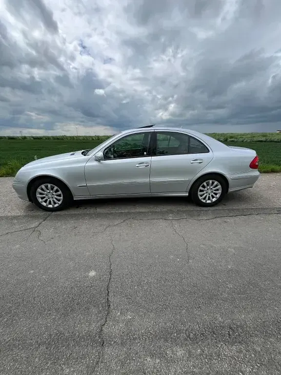 Gebraucht Mercedes E280 Elegance 190 PS (139 kW) 2009 Silber Limousine