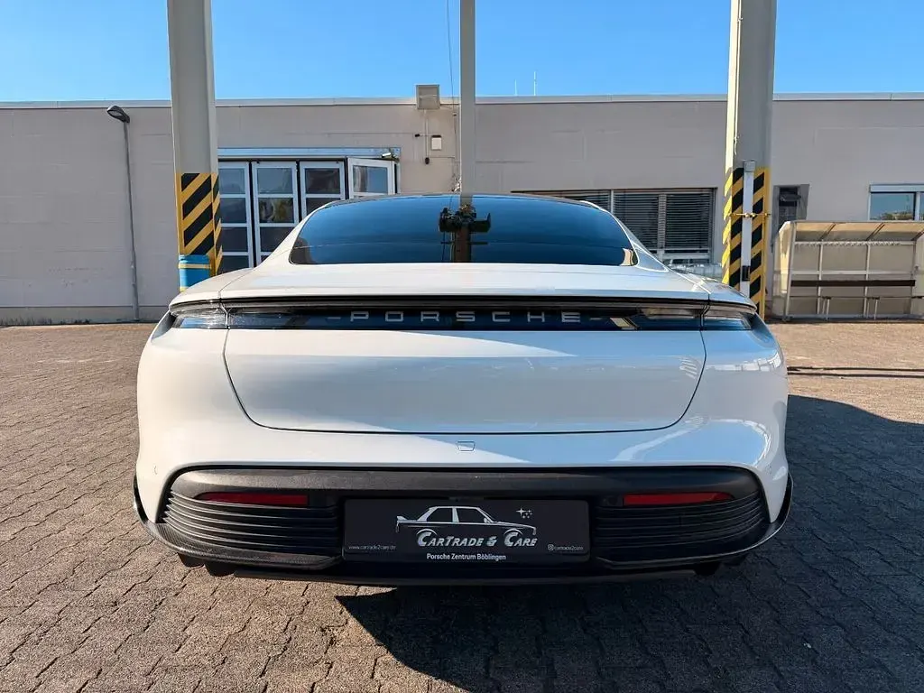 Gebraucht Porsche Taycan 300 kW (408 PS) 2021 Weiß Limousine