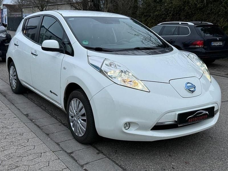 Gebraucht Nissan Leaf Tekna 80 kW (109 PS) 2016 Weiß Kleinwagen