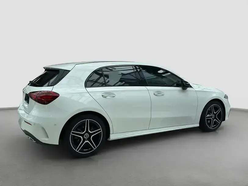 Neu Mercedes A200 AMG 150 PS (110 kW) 2026 Weiss Limousine