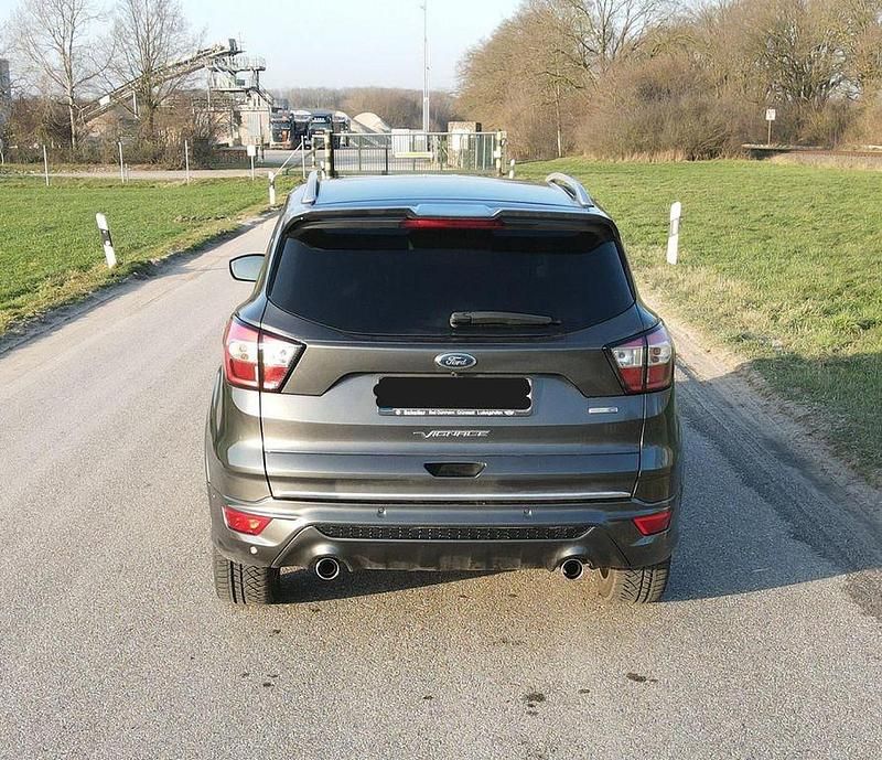 Gebraucht Ford Kuga Vignale 180 PS (132 kW) 2019 Grau SUV