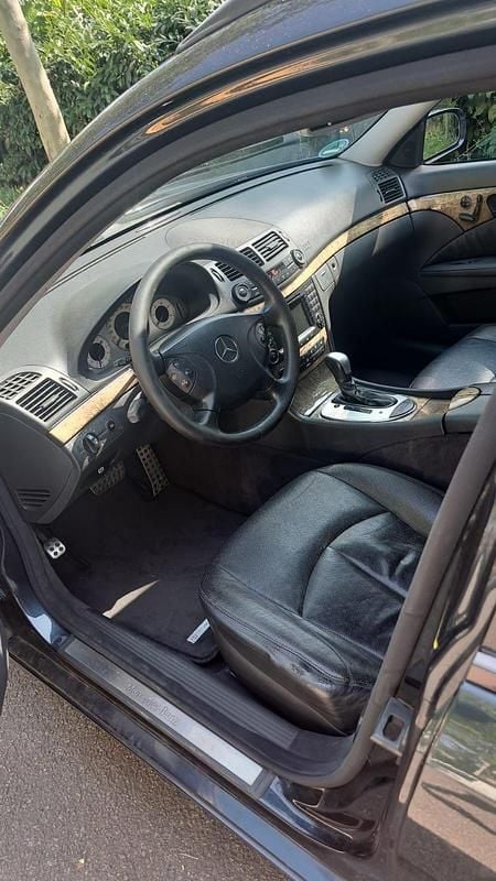 Gebraucht Mercedes E320 Avantgarde 224 PS (164 kW) 2005 Schwarz Kombi