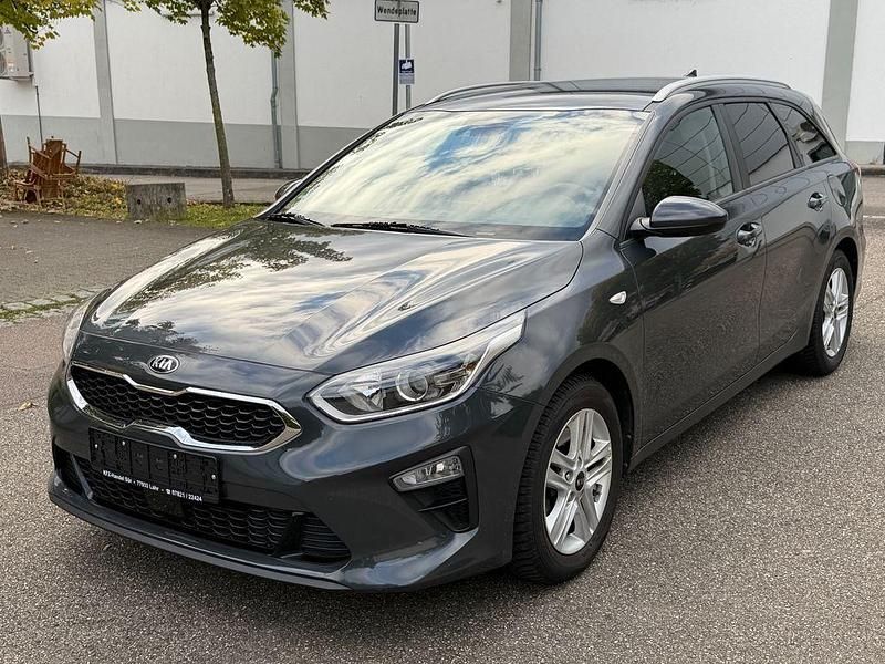 Grau Gebraucht 2018 Kia Ceed Sportswagon Edition 7 Kombi | 10.799 € (Guter Preis) - Bild 1/4