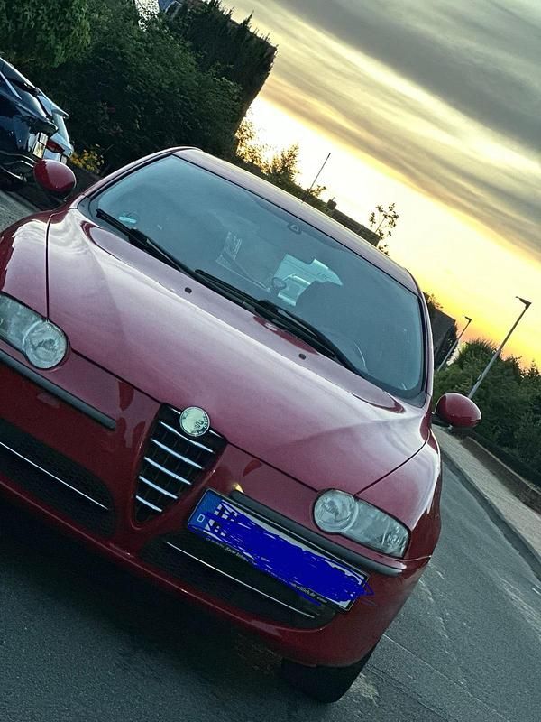 Rot Gebraucht 2003 Alfa Romeo 147 Kleinwagen | 1.650 € (Teuer) - Bild 1/3
