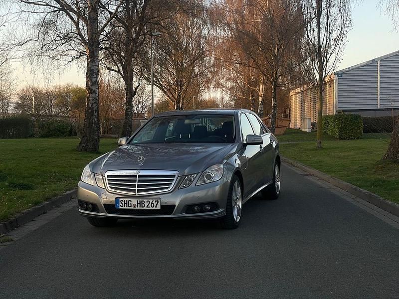 Gebraucht Mercedes E220 170 PS (125 kW) 2009 Grau Limousine