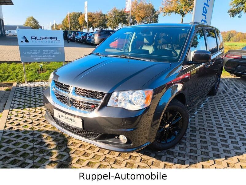 Grau Gebraucht 2020 Dodge Grand Caravan Van / Kleinbus | 20.990 € (Fairer Preis) - Bild 1/4