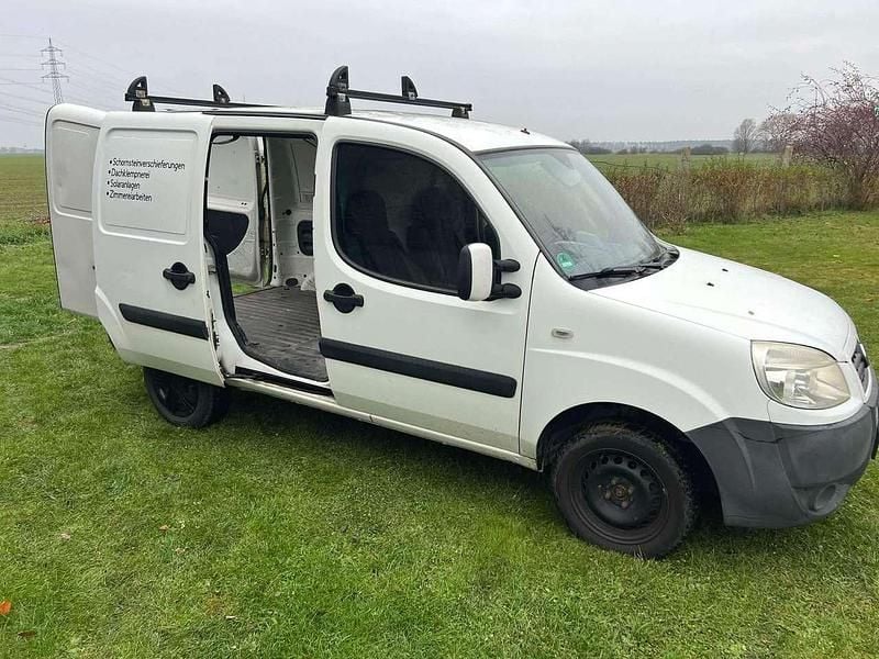Gebraucht Fiat Doblò 75 PS (55 kW) 2010 Weiß Van / Kleinbus